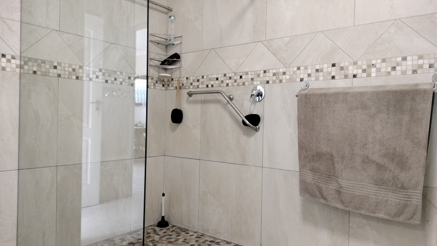 3 Bedroom Property for Sale in Grootbrakhoogte Western Cape